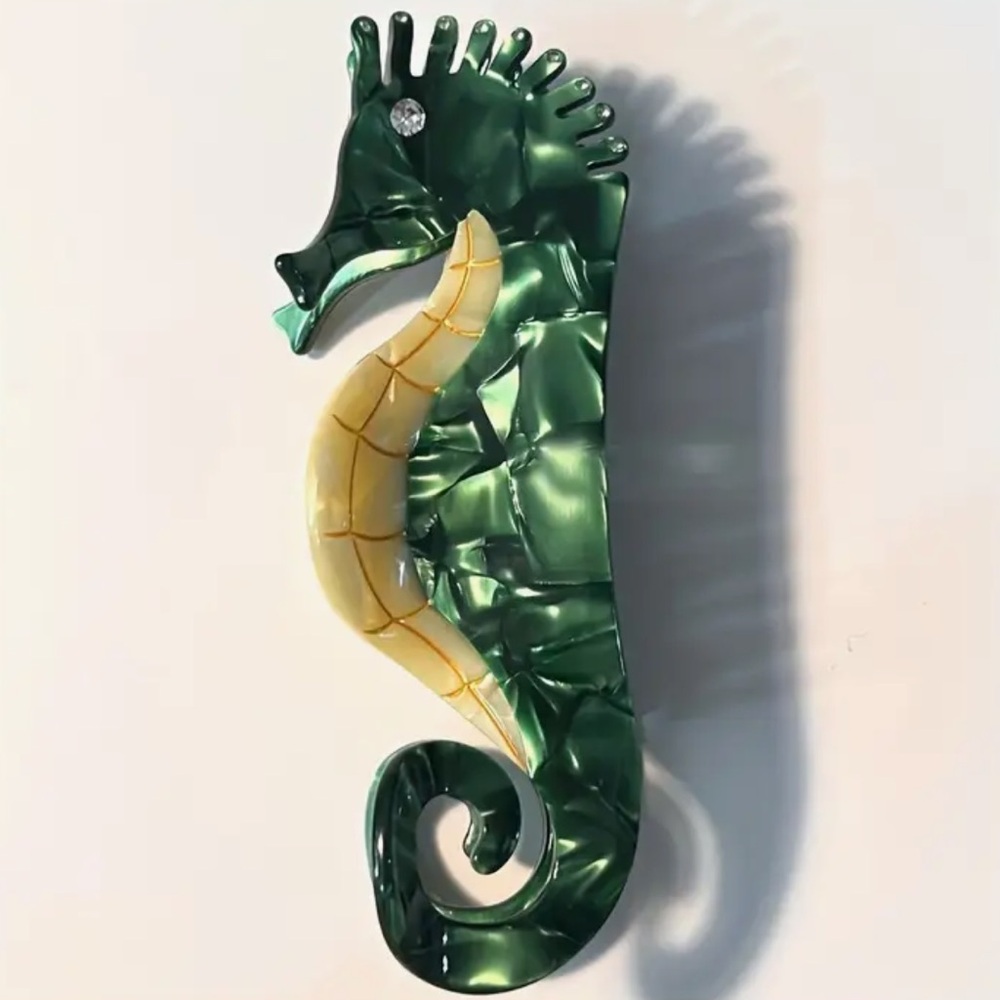 REVOLVE ❤️‍🔥 NEW ACRYLIC SEAHORSE HAIR CLIPS IN TEAL AND TAN NWT - Picture 5 of 7